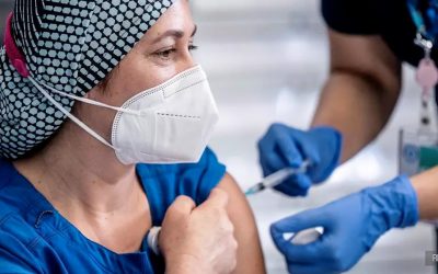 Médicos mexicanos piden a OMS interceder con el gobierno por vacunas