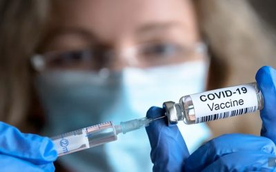 OMS aconseja posponer viajes a personas con alto riesgo, mayores de 60 o que no estén vacunadas