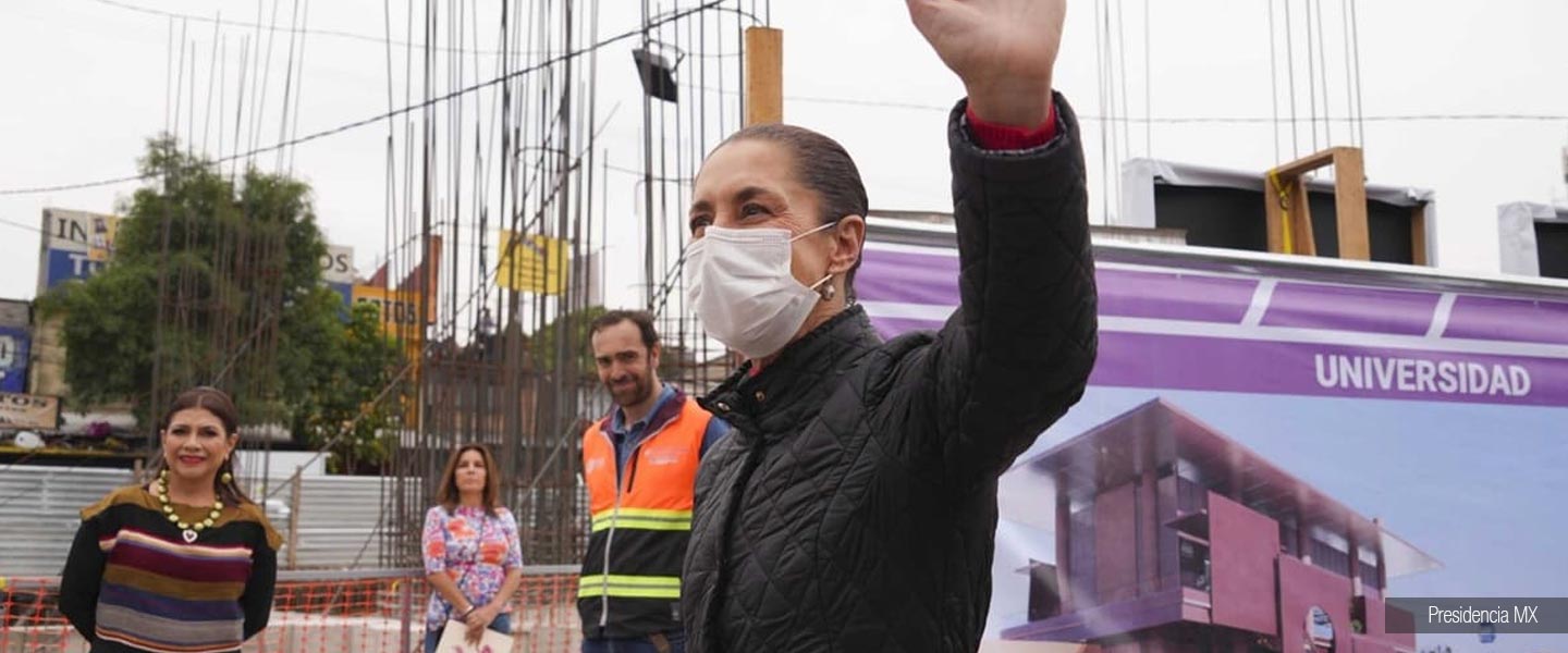 Presidenta Claudia Sheinbaum con tapabocas